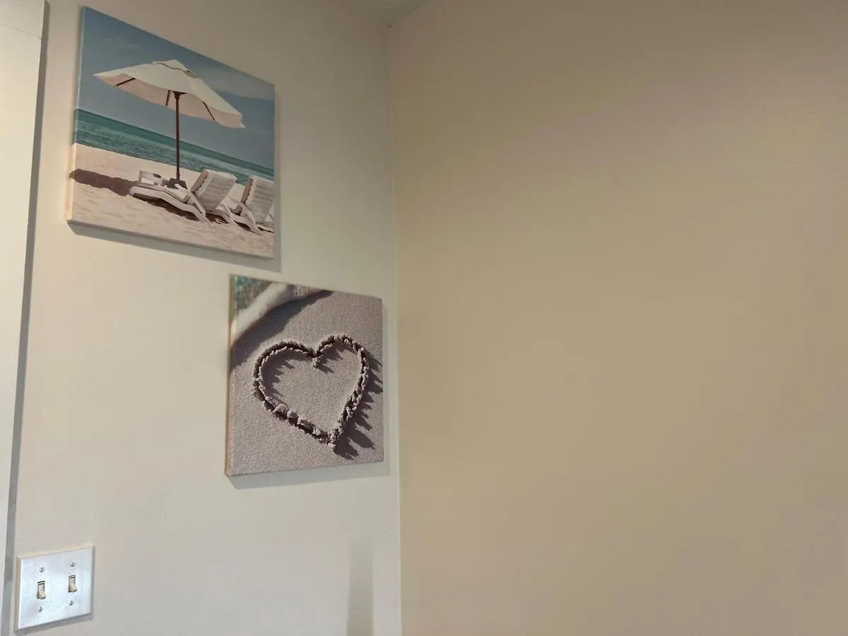 Spacious, Cozy W/parking In Coligny Villa Hilton Head Island