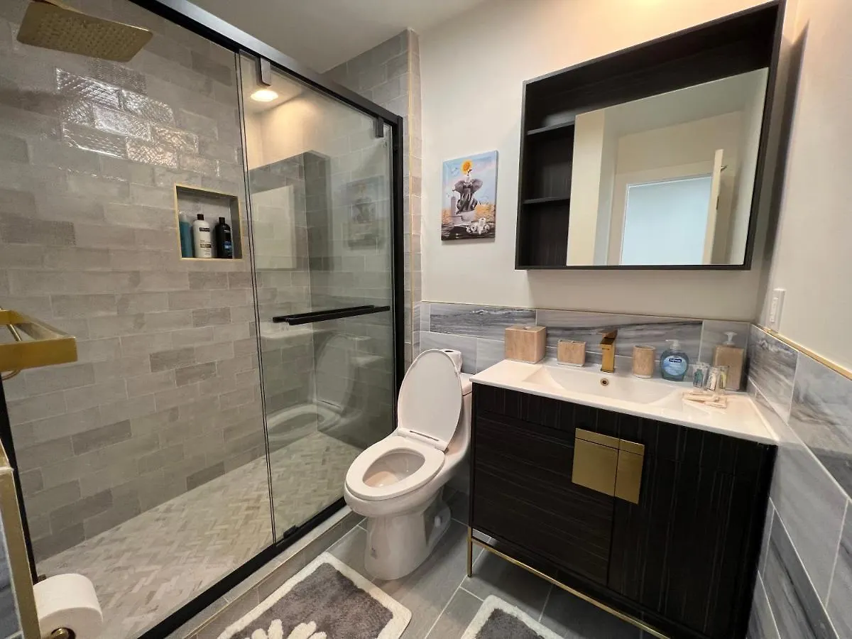 Spacious, Cozy W/parking In Coligny