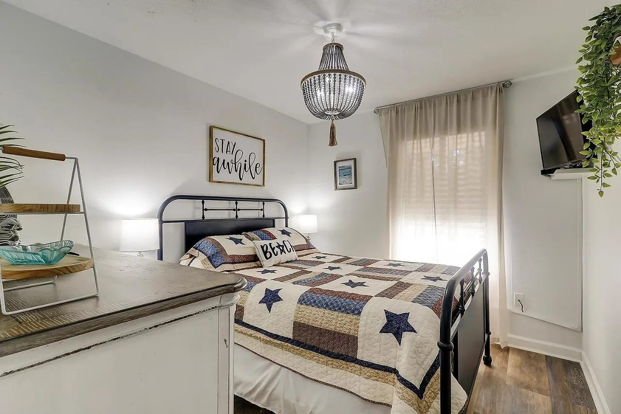 Apartment On Port Royal Sound 2217