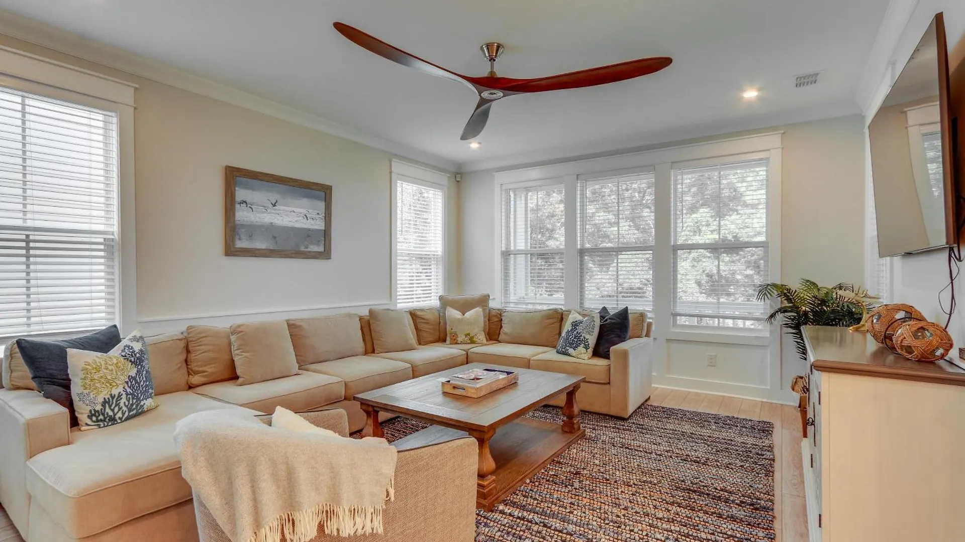 Vakantiehuis Breezy Hilton Head Getaway 3 Decks And Water Views!