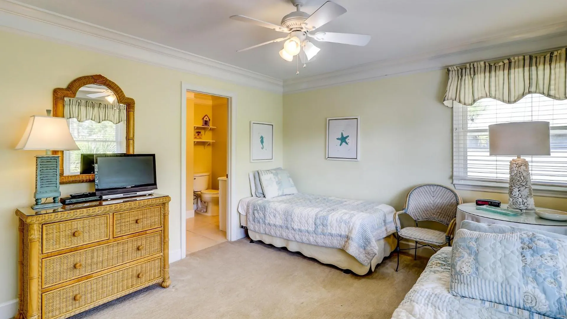 Beachside 13 Holiday home