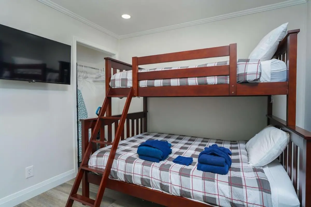 Remodeled Corner Unit 2 2 Overlooking The Lagoon
