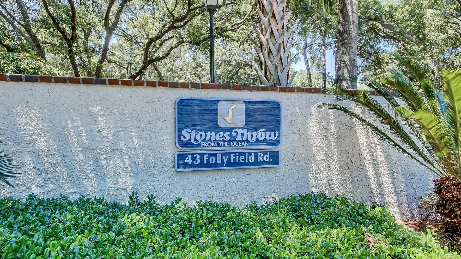 Villa Stones Throw *