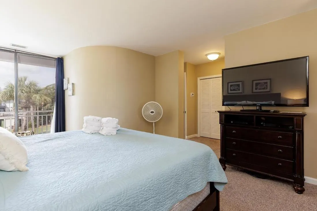 221 Shorewood