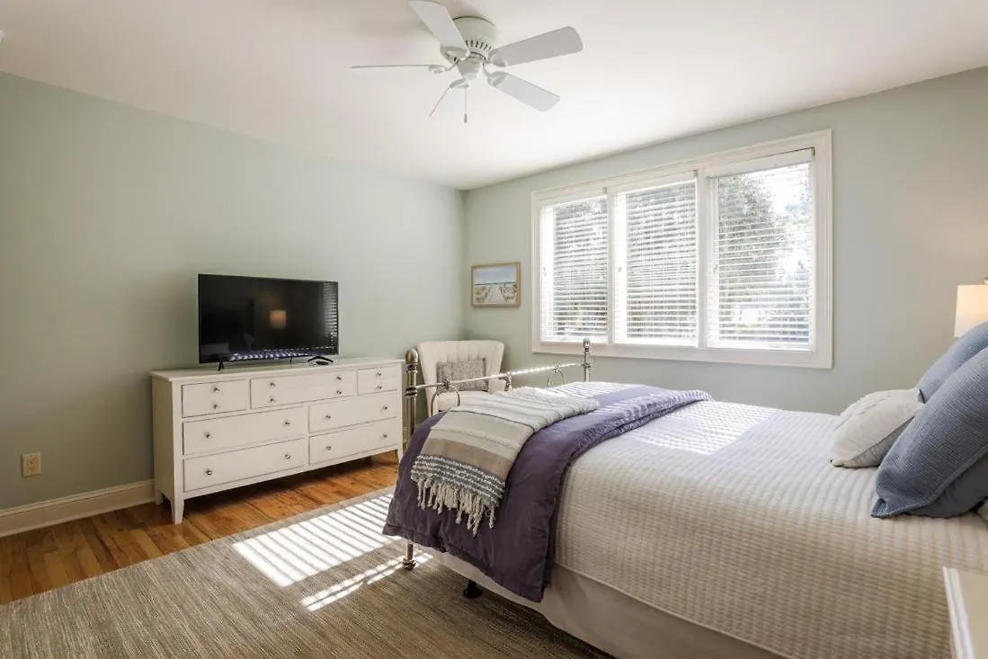 157 N. Sea Pines Dr. * Hilton Head Island