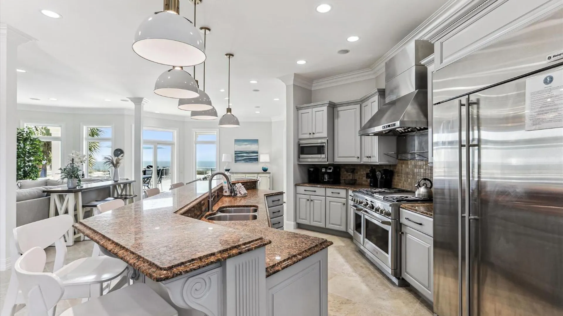 9 Singleton Place- Renovated, Oceanfront, Pool, Elevator, Free Activities Included 度假居