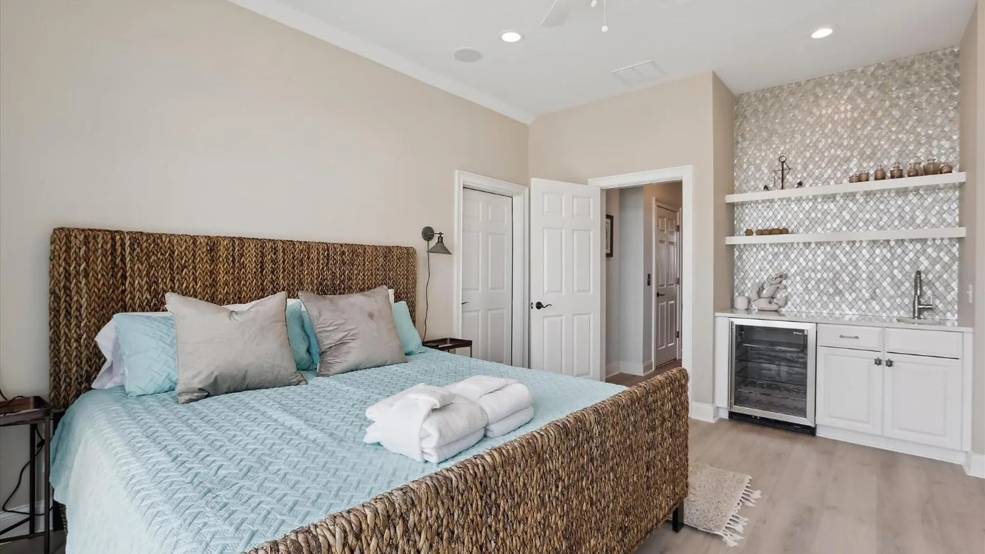 7 Singleton Place- Oceanfront, Private Pool, Renovated, Free Activities Included 希爾頓黑德島