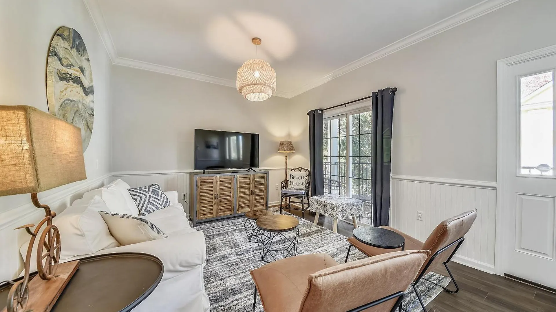 44 Bradley Road- Easy Walk To The Beach, Large Pool, Free Activities Included