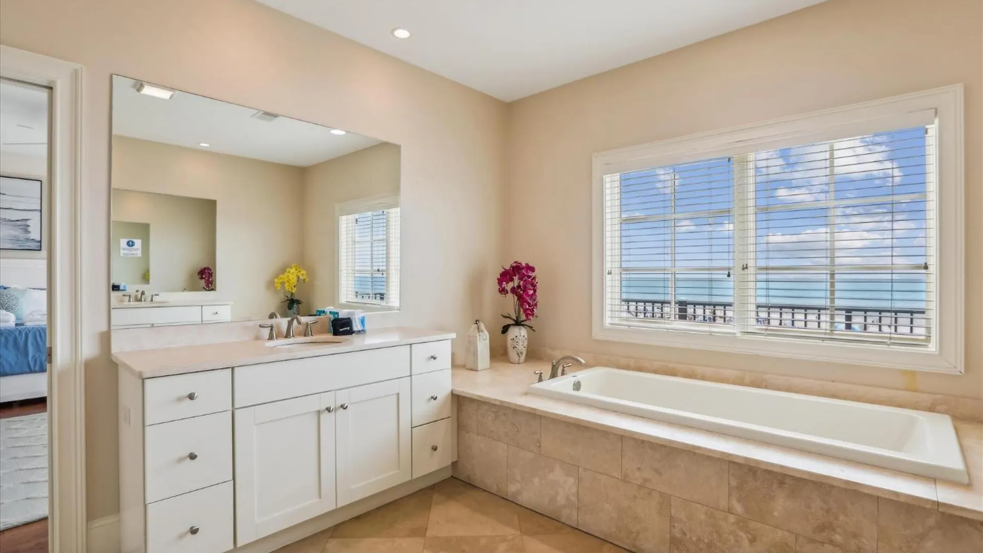 21 Horvaths Peninsula- Oceanfront, Pool, Elevator, Free Activities Included Semesterbostad *