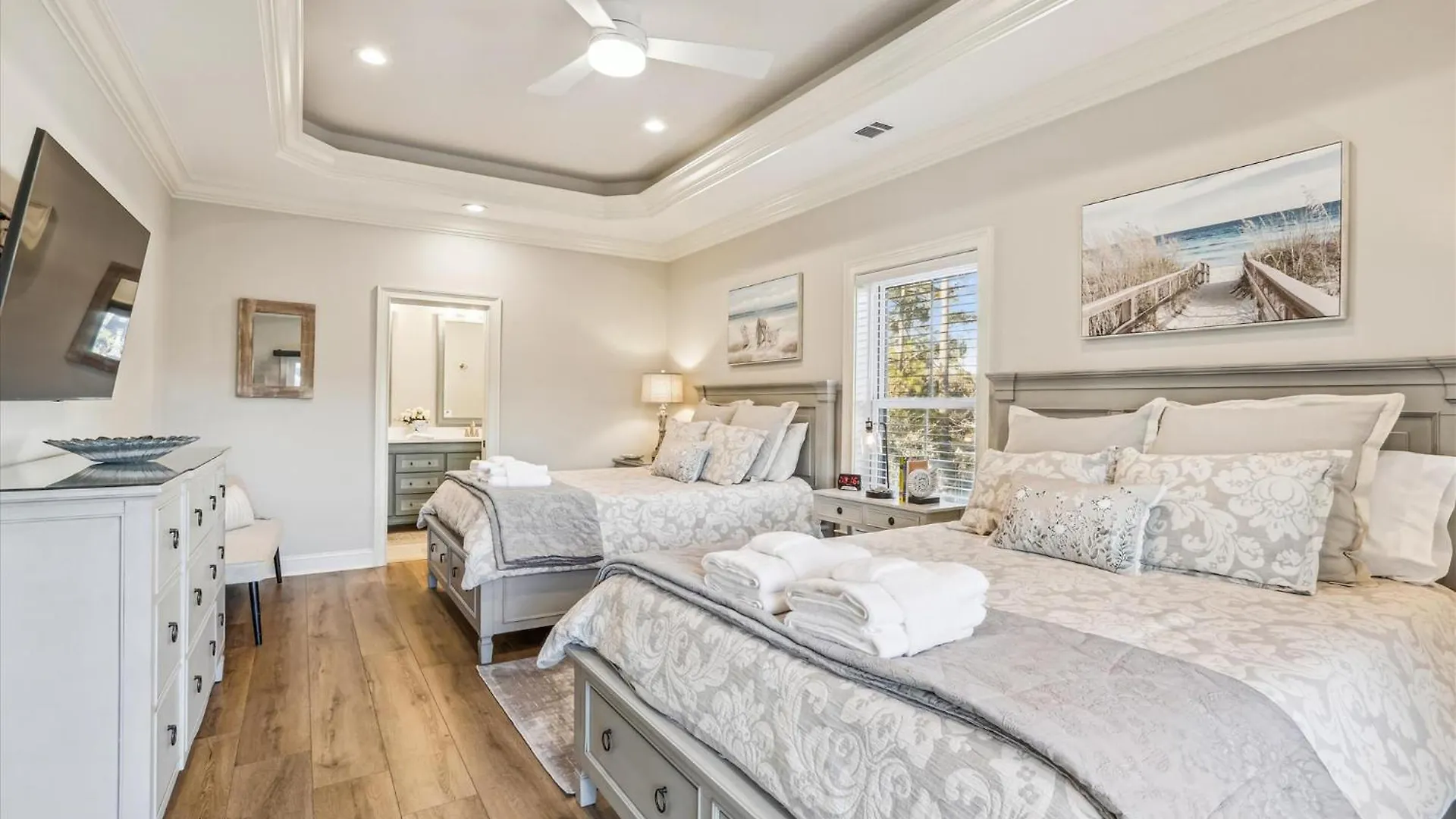 Semesterbostad 3 Shore Crest Lane- Chefs Kitchen, Game Room, Near Beach, Private Pool, Free Activities Included Hilton Head Island