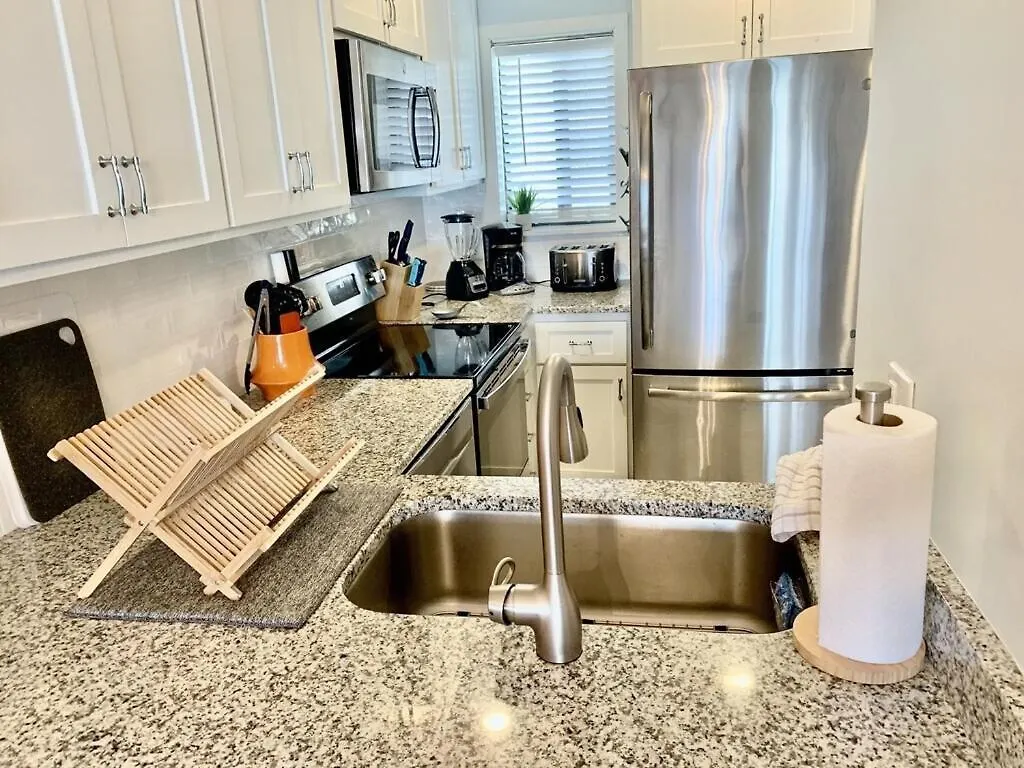 Дом отдыха Ocean View Good Vibes 2 Bed 2 Bath Хилтон-Хед-Айленд