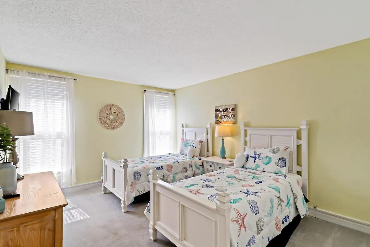度假居 Beautifully Updated 3 Bed 3 Bath Xanadu One Block To The *
