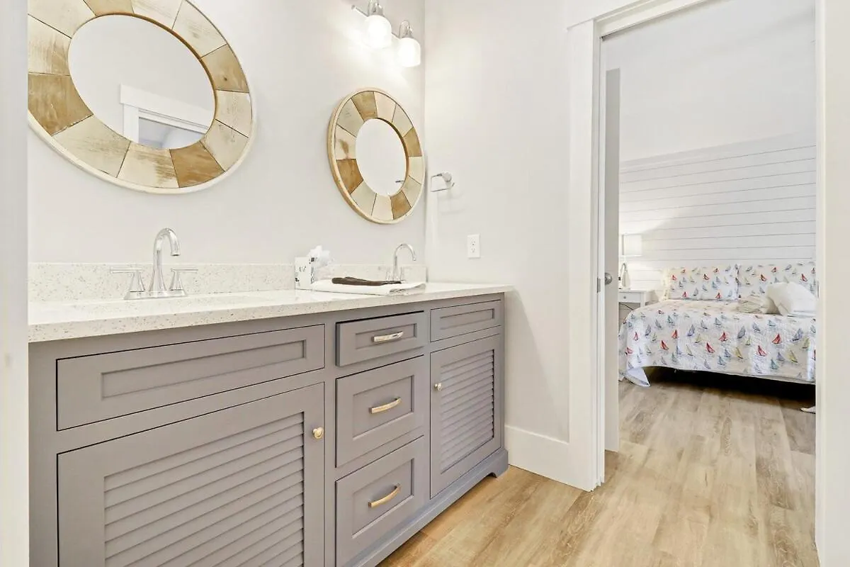 7 Bd 6 And One Half Bath With Private Pool & Path Hilton Head Island