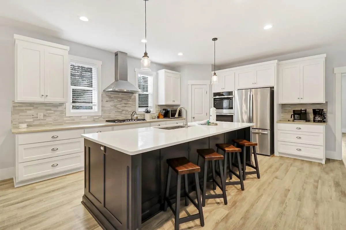 Vakantiehuis 7 Bd 6 And One Half Bath With Private Pool & Path Hilton Head Island