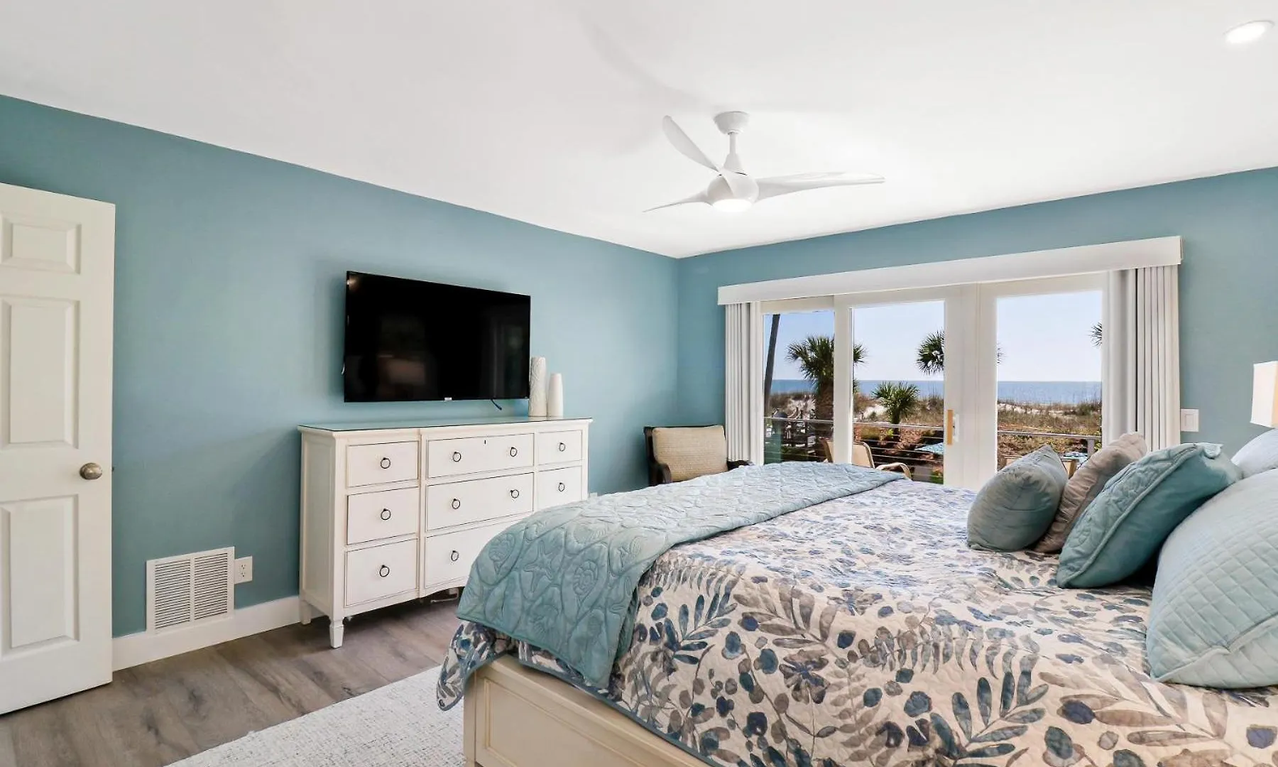 10 Ketch Villa *