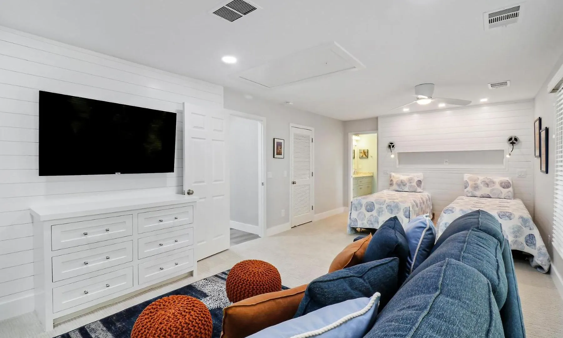 10 Ketch Villa *