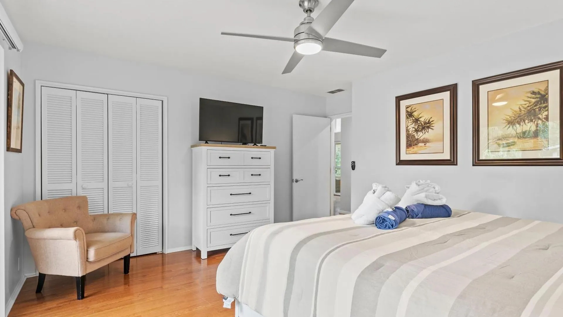 2nd Row House - Private Pool - 4 King Bedrooms - 19 Oyster Catcher Rd