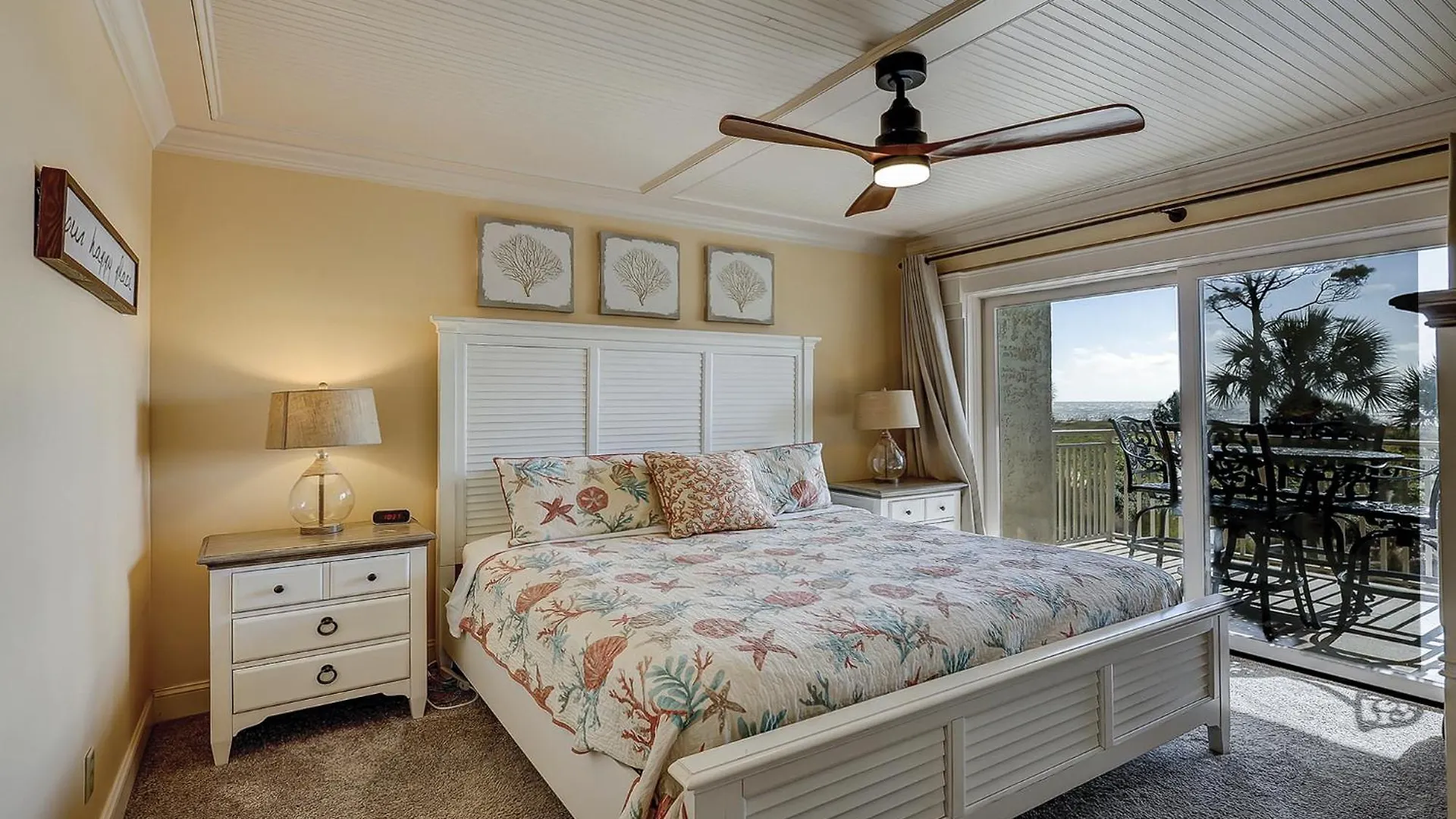 211 Shorewood 2 Bedroom Oceanfront Holiday home *