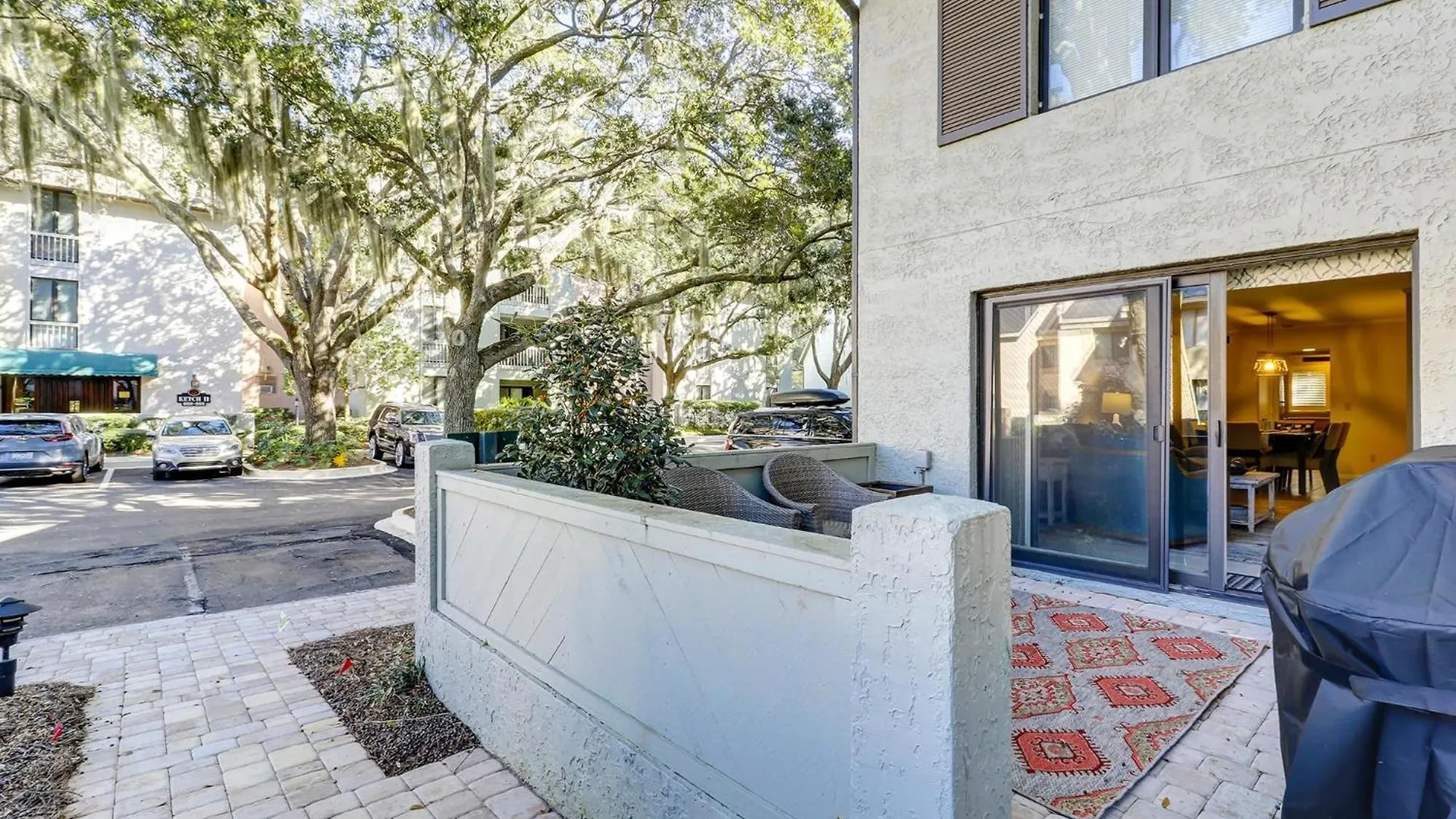 Vila 867 Ketch Court *