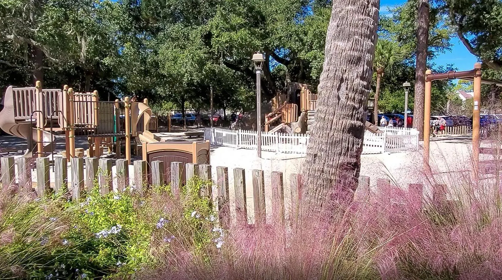 Holiday home 1737 Bluff Renovated Tommy Bahama Water Views Sleeps 6 Sea Pines