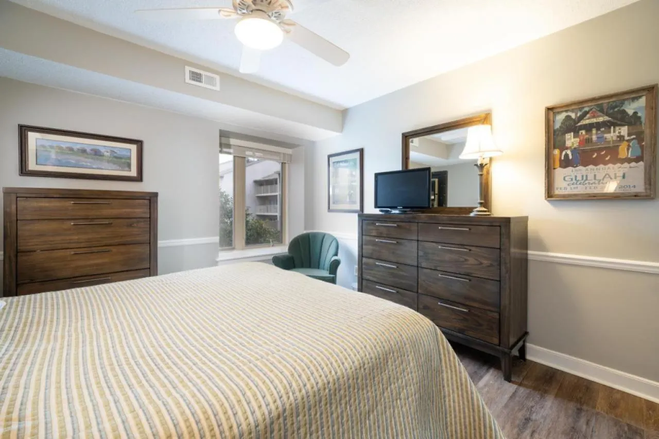 1737 Bluff Renovated Tommy Bahama Water Views Sleeps 6 Sea Pines