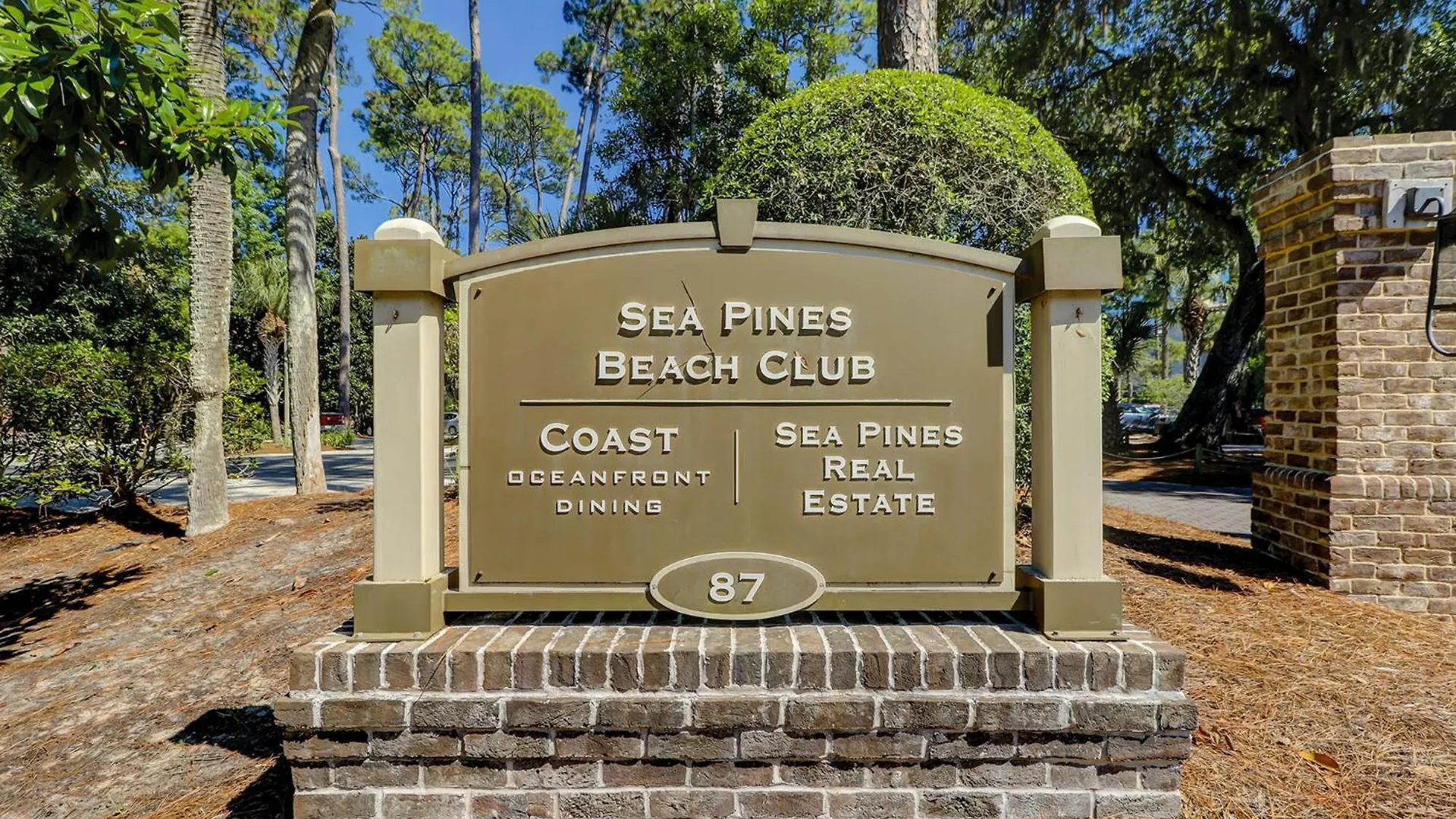 Holiday home 1737 Bluff Renovated Tommy Bahama Water Views Sleeps 6 Sea Pines