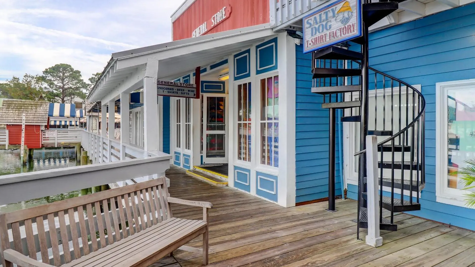 1737 Bluff Renovated Tommy Bahama Water Views Sleeps 6 Sea Pines Holiday home Hilton Head Island