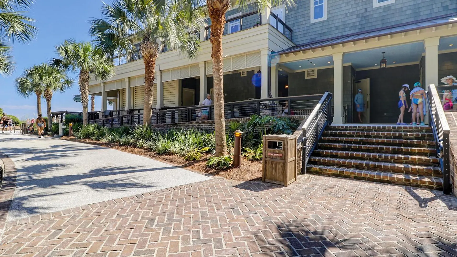1737 Bluff Renovated Tommy Bahama Water Views Sleeps 6 Sea Pines * Hilton Head Island