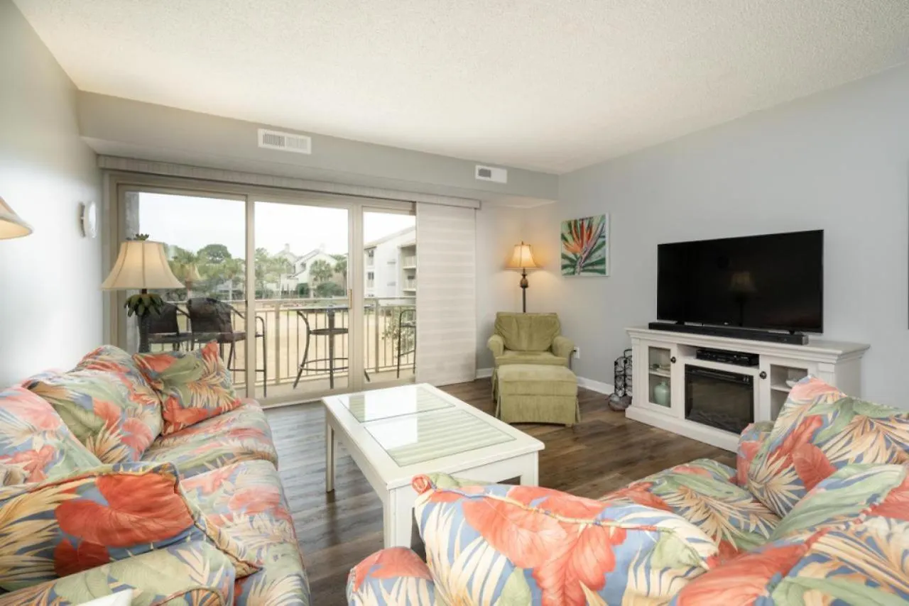 1737 Bluff Renovated Tommy Bahama Water Views Sleeps 6 Sea Pines Holiday home *