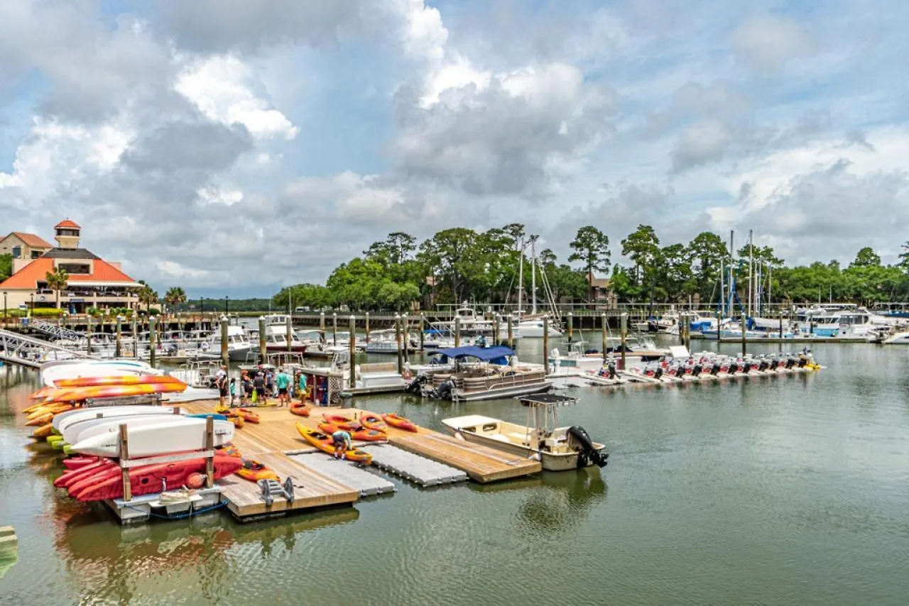 Casa vacanze 7135 Harbourside Ii In The Heart Of Dining And Shopping Harbour View Sleeps 4 Shelter Cove Hilton Head Island