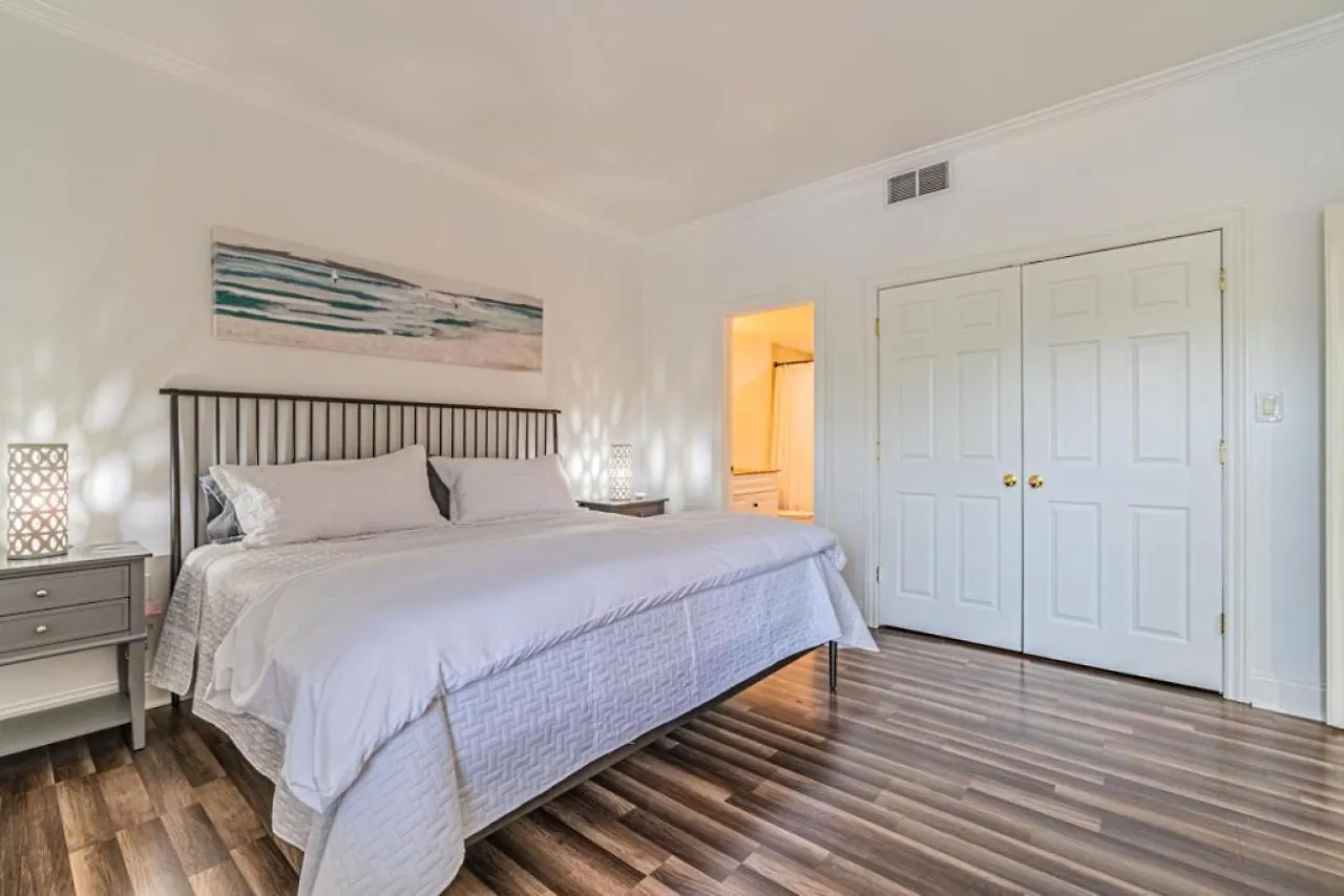 Casa vacanze 7135 Harbourside Ii In The Heart Of Dining And Shopping Harbour View Sleeps 4 Shelter Cove Hilton Head Island