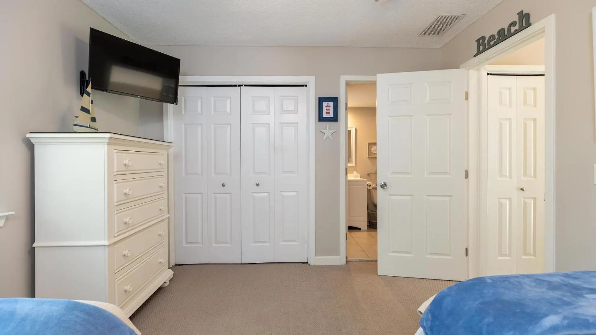 11 Ocean Gate *