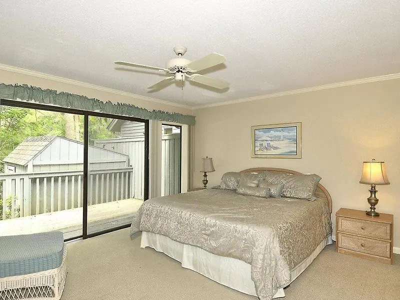 Kingston Dunes 58 *
