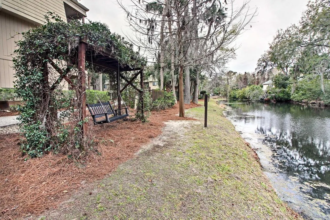 아파트 Hilton Head With Covered Balcony And Pool Access