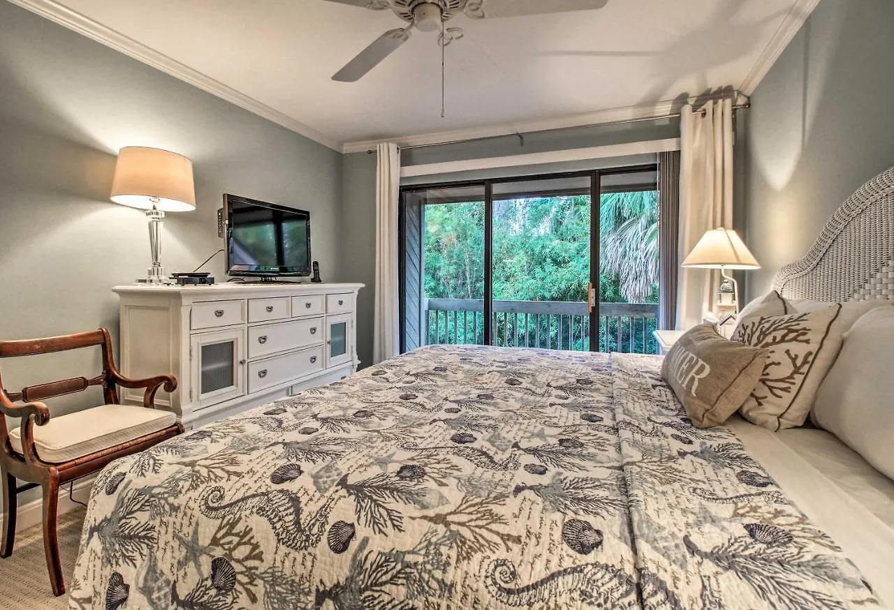 With Private Courtyard - Walk To Coligny Beach! 度假居 希爾頓黑德島