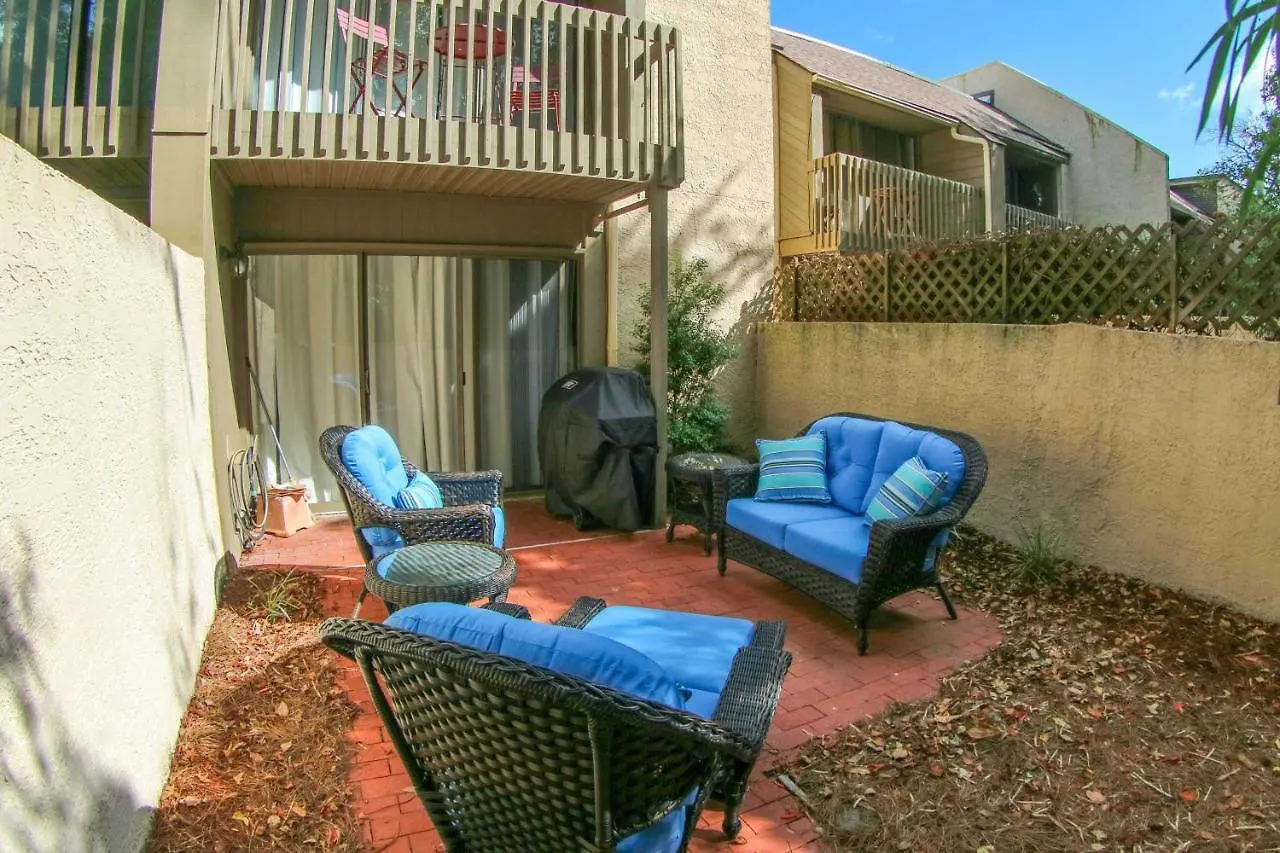 With Private Courtyard - Walk To Coligny Beach! 度假居 *