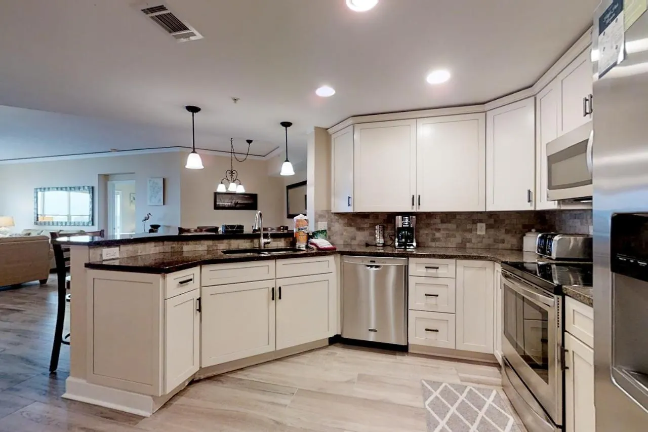 Hampton Place 6407 아파트 *