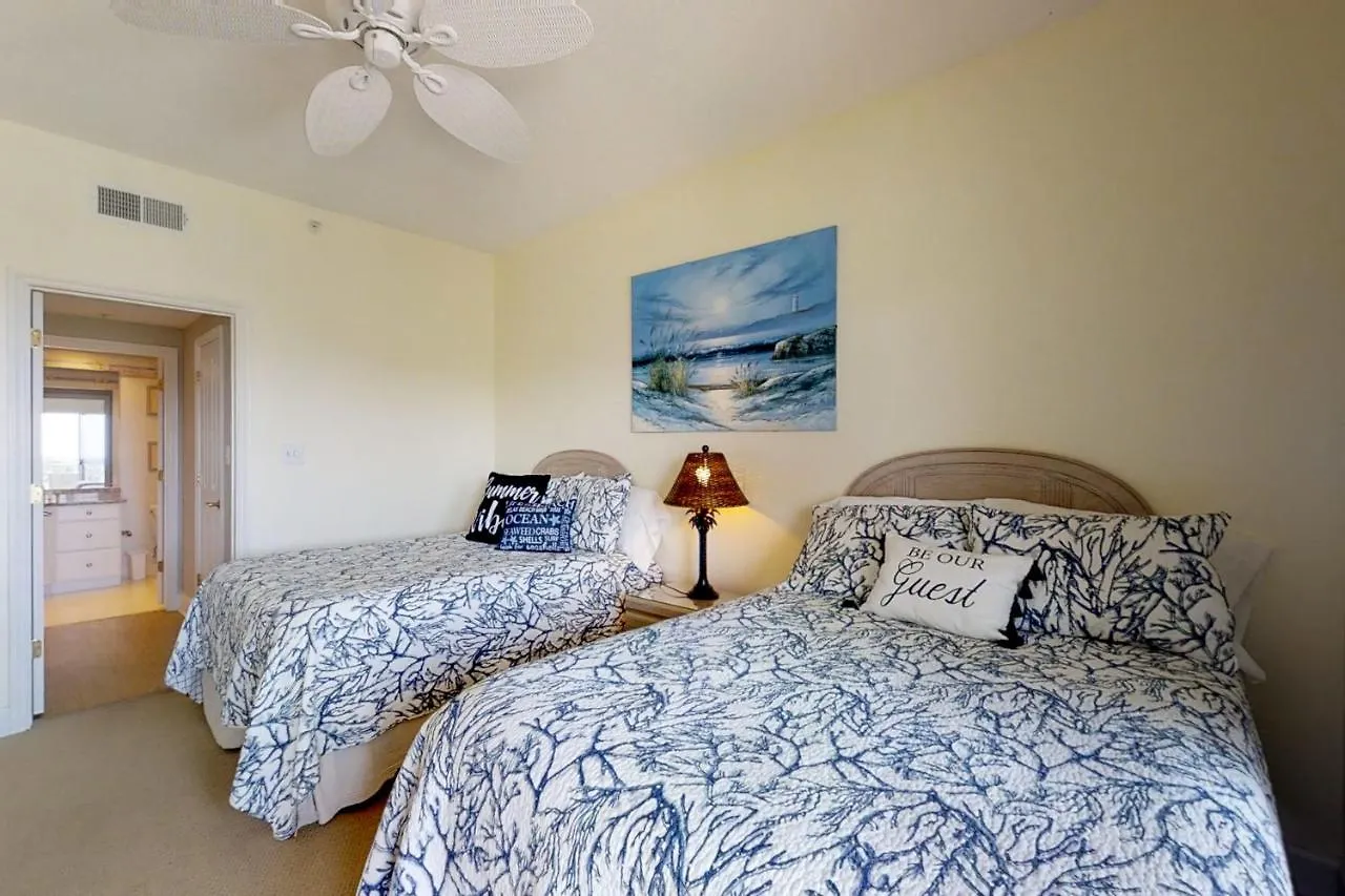 Hampton Place 6506 Apartment
